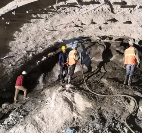 工业园区隧道拱顶带模注浆料，微膨胀注浆料的特点及施工工艺